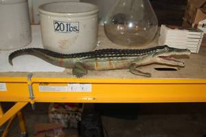 lot 745 image: 29 Alligator Plastic Table Dcor