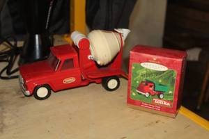 lot 765 image: Tonka Cement Truck Toy with Tonka Truck Christmas Tree Ornament