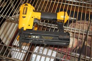 lot 733 image: DeWalt D51238 2 18-GA Air Brad Nailer
