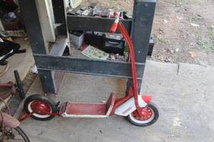 lot 837 image: Vintage Scooter