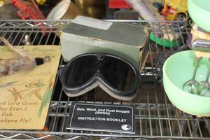 lot 793 image: Vintage Wind Safety Appliances Company Sun Wind and Dust Goggles (in original packaging)