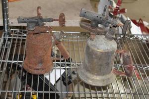 lot 809 image: Lot of (2) Vintage Hand Torches