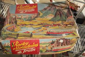 lot 829 image: Vintage Rocky Mountains Train Set (in original packaging)