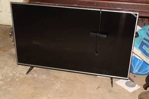 lot 849 image: LG 55 Flatscreen TV with Remote Control