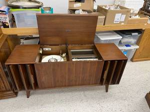 Zenith Console Stereo & Record Player
