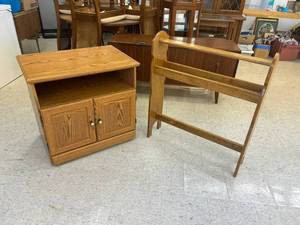Quilt Rack & TV Stand with Storage
