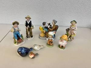 Figurines