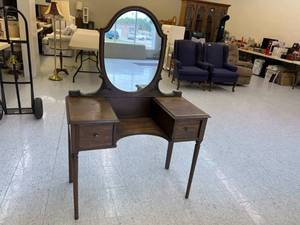 Makeup Desk