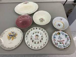 Collectible Plates & Bowls