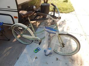 Huffy Cranbrook Bike With New Pump & Lock