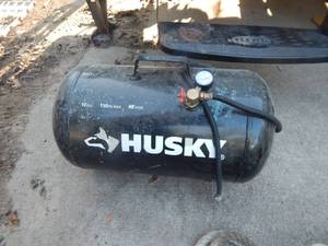 Husky Portable 10 Gallon Air Tank