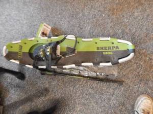 Sherpa 1036 Snow Shoes & Walking Sticks