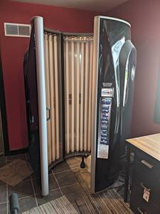 Solar Storm 30 Vertical Tanning Bed - Works Great