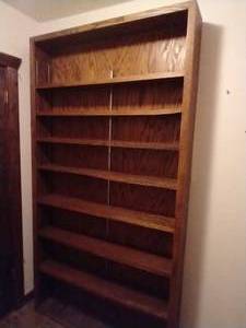 lot 2 image: Wooden Bookshelf
