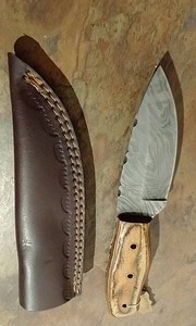 lot 10 image: Full Tang Damascus Steel Knife