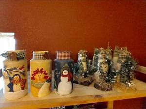 lot 17 image: Handmade Christmas Craft Decor