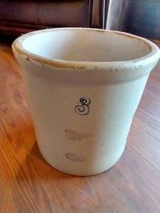 lot 27 image: Vintage #3 Redwing Crock