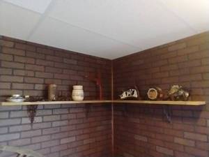 lot 29 image: Contents of Shelves