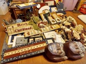 lot 45 image: Huge Lot Craft Decor