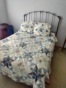 lot 49 image: Queen Bed