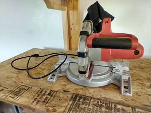 lot 61 image: Compound Miter Saw