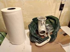 lot 82 image: Heavy Duty Sausage Stuffer & Meat Paper