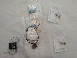 lot 88 image: (5) Lots of Jewelry - Mostly Sterling