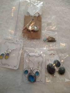lot 124 image: (5) Pairs of Earrings - Mostly .925