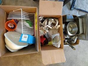 lot 133 image: 3 Boxes of Kitchen Items