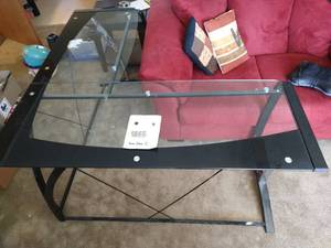 lot 141 image: Glass & Metal L-Shaped Desk