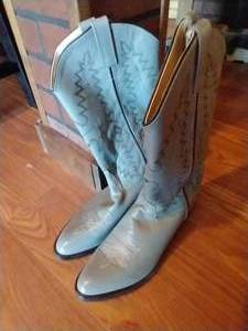 lot 179 image: Womens Cowboy Boots