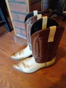 lot 180 image: Mens Laredo Cowboy Boots