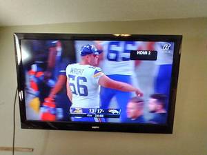 lot 196 image: Sanyo 40 TV