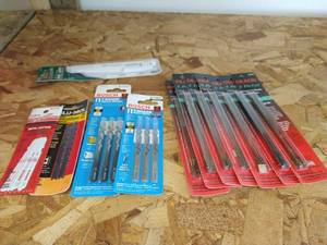 lot 204 image: Huge Lot of Saw Blades