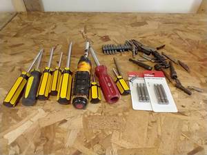 lot 205 image: Screwdriver Lot