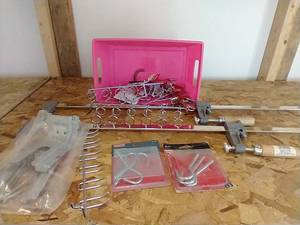 lot 207 image: BracketClampHook Lot