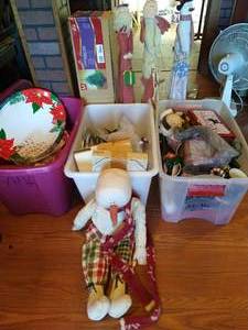 lot 220 image: Christmas Hosting Lot