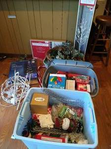 lot 223 image: Outdoor Christmas Decor