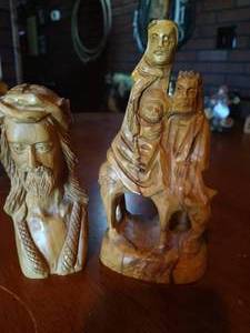lot 259 image: Olive Wood Carvings