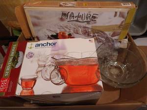 lot 277 image: Serving Dishes