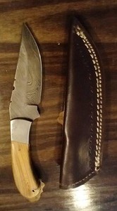 lot 353 image: Full Tang Damascus Steel Knife & Sheath