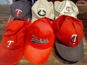 lot 381 image: (6) Minnesota Twins Caps