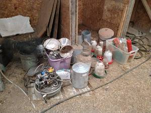 lot 418 image: Huge Chicken Lot