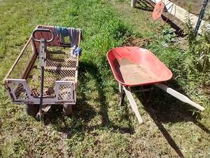 lot 486 image: Wheelbarrow & Metal Cart
