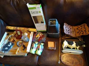 lot 319 image: Misc House Wares & Nick Knacks