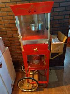 lot 330 image: Old Time Popcorn Maker
