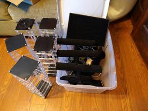 lot 336 image: Jewelry Displays Lot