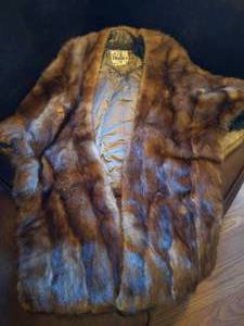 lot 339 image: Erikson Furs, Minneapolis Fur Shawl