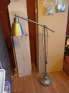 lot 430 image: Floor Lamp