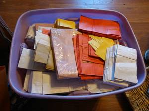 lot 432 image: Tote of Paper Bags